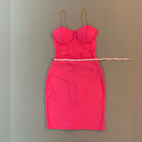 Bright pink 2 piece outfit dress - bodysuit and skirt with gold chain straps. - Picture 5 of 7